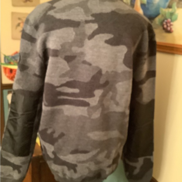 Canada Goose Gray Camo Windbridge Full Zip Sweater Small NWT - Picture 5 of 5